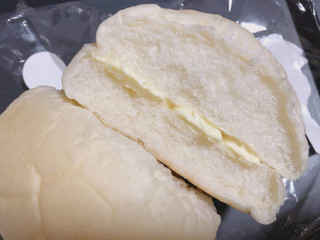 「セブン-イレブン 塩バニラクリームのパン」のクチコミ画像 by gggさん