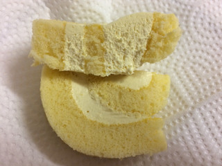 「モンテール 小さな洋菓子店 安納芋の手巻きロール 袋2個」のクチコミ画像 by SANAさん