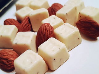 「メイトー チーナッツチョコレート 袋43g」のクチコミ画像 by MAA しばらく不在さん