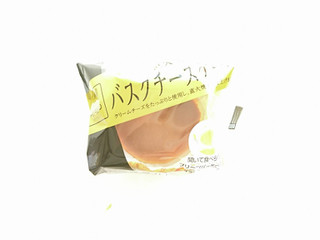 「イーストナイン 直火焼バスクチーズケーキ 袋1個」のクチコミ画像 by いちごみるうさん