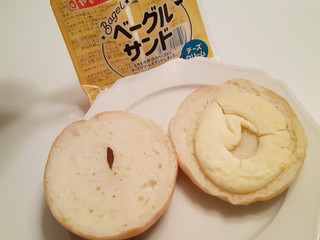 「ヤマザキ ベーグルサンド チーズクリーム 袋1個」のクチコミ画像 by MAA しばらく不在さん