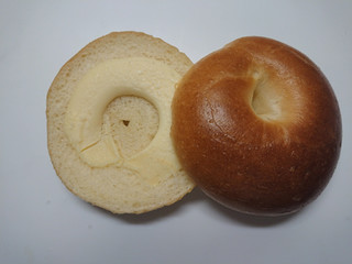 「ヤマザキ ベーグルサンド チーズクリーム 袋1個」のクチコミ画像 by レビュアーさん