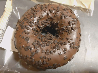 「セブン-イレブン 生チョコサンドのチョコドーナツ」のクチコミ画像 by gggさん