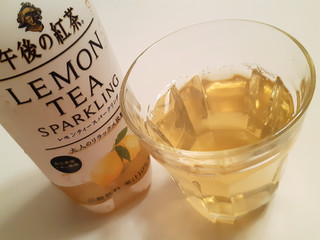 「KIRIN 午後の紅茶 レモンティースパークリング ペット450ml」のクチコミ画像 by MAA しばらく不在さん