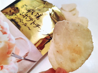 「花畑牧場 チーズを食べるポテトチップス カマンベール 袋60g」のクチコミ画像 by MAA しばらく不在さん