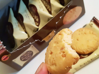 「ブルボン アーモンド＆カシューナッツクッキー 箱2枚×6」のクチコミ画像 by MAA しばらく不在さん