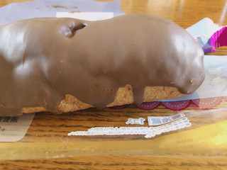 「モンテール 小さな洋菓子店 ダブルショコラエクレア 袋1個」のクチコミ画像 by gggさん