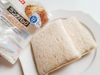 「ヤマザキ ランチパック きなこミルク 全粒粉入りパン 袋2個」のクチコミ画像 by MAA しばらく不在さん