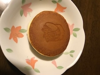 「森永製菓 キョロチキ先輩のホットケーキサンドアイス」のクチコミ画像 by ねこねこりんさん