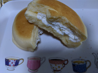 「セブンプレミアム チーズ蒸しケーキサンド 袋1個」のクチコミ画像 by banさん