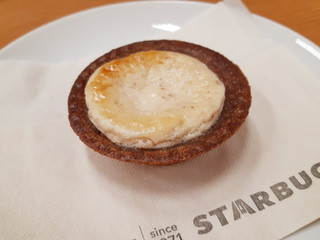 「スターバックス BAKE CHEESE TART×スターバックス ホリデーチーズタルト くるみ・メープル・カカオタルト」のクチコミ画像 by MAA しばらく不在さん