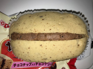 「ヤマザキ カントリーマアム蒸しケーキ チョコチップ入りチョコクリーム 袋1個」のクチコミ画像 by 甘党一族さん