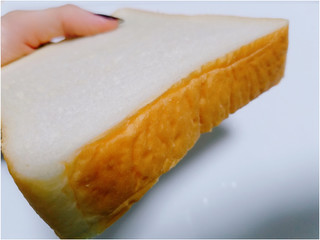 「セブンプレミアムゴールド もっちり食感 金の食パン 厚切り 袋4枚」のクチコミ画像 by nag～ただいま留守にしております～さん
