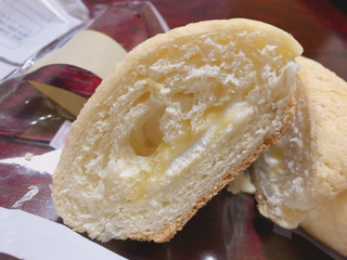 「ヤマザキ バターが香るビスケクロワッサン ホイップ＆カスタード 袋1個」のクチコミ画像 by gggさん