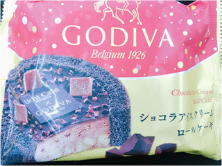 「ローソン Uchi Cafe’ SWEETS×GODIVA ショコラアイスクリームロールケーキ 57ml」のクチコミ画像 by nag～ただいま留守にしております～さん