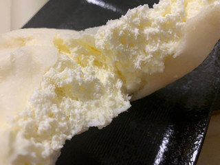 「ローソン Uchi Cafe’ SWEETS ホボクリム ほぼほぼクリームのシュー」のクチコミ画像 by SweetSilさん