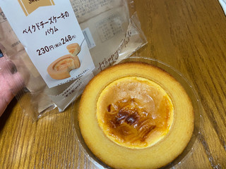 「ファミリーマート ベイクドチーズケーキのバウム」のクチコミ画像 by はむちーずぶりとーさん