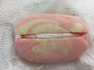 「ヤマザキ いちご蒸しケーキ あまおう苺のジャム 袋1個」のクチコミ画像 by SANAさん