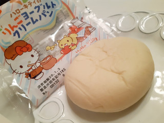「第一パン ハローキティのりんごヨーグルトクリームパン 袋1個」のクチコミ画像 by MAA しばらく不在さん