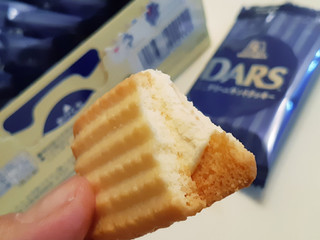 「森永製菓 白いダースクリームサンドクッキー 箱8個」のクチコミ画像 by MAA しばらく不在さん