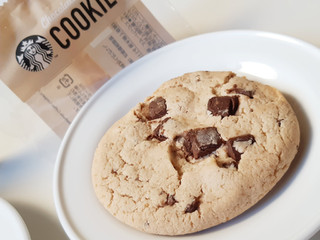 「スターバックス チョコレートチャンククッキー」のクチコミ画像 by MAA しばらく不在さん