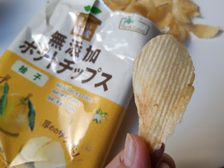 「ノースカラーズ おいしい純国産 無添加ポテトチップス柚子 袋53g」のクチコミ画像 by MAA しばらく不在さん