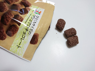 「セブンプレミアム ひとくちサイズのマシュマロチョコレート 袋30g」のクチコミ画像 by ぺりちゃんさん