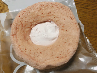 「ローソン Uchi Cafe’ SWEETS ふわふわシフォンケーキ いちごクリーム」のクチコミ画像 by gggさん