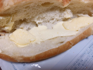 「ヤマザキ 塩バターミルクフランス 袋1個」のクチコミ画像 by gggさん
