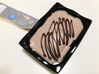 「モンテール 小さな洋菓子店 たっぷりクリームのショコラケーキ パック1個」のクチコミ画像 by ヘルシーさん