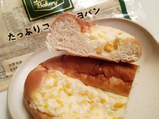 「神戸屋 Delicious Bakery たっぷりコーンマヨパン 袋1個」のクチコミ画像 by MAA しばらく不在さん