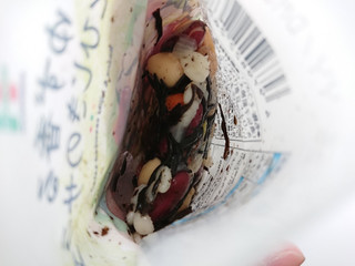 「セブンプレミアム 豆とひじきのサラダ 袋70g」のクチコミ画像 by ぺりちゃんさん