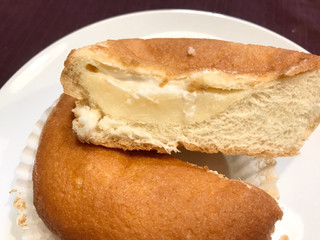 「Pasco 濃厚味わい ミルククリームパン 袋1個」のクチコミ画像 by やにゃさん