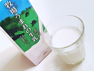 「ファミリーマート FamilyMart collection 牧場うまれの牛乳 パック946ml」のクチコミ画像 by MAA しばらく不在さん