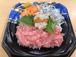 「イオン 5種の海鮮丼」のクチコミ画像 by なしなしなしなしさん