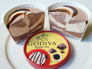 「ゴディバ カップアイス 黒蜜とミルクチョコレート カップ100ml」のクチコミ画像 by MAA しばらく不在さん
