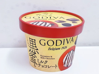 「ゴディバ カップアイス 黒蜜とミルクチョコレート カップ100ml」のクチコミ画像 by MAA しばらく不在さん