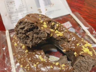「ヤマザキ ドーナツステーション クランチショコラドーナツ」のクチコミ画像 by gggさん