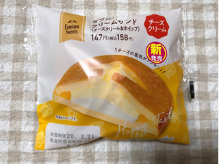 「ファミリーマート Wクリームサンド チーズクリーム＆ホイップ」のクチコミ画像 by nagomi7さん