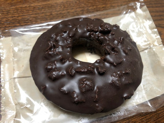 「セブン-イレブン 生チョコ仕立てのザクザク焼ドーナツ」のクチコミ画像 by マト111さん