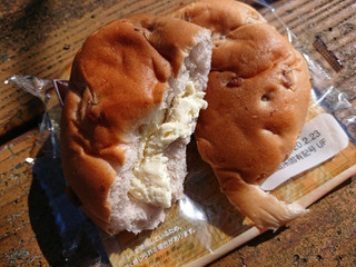 「リョーユーパン くるみ＆チーズ 袋1個」のクチコミ画像 by ぺりちゃんさん