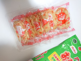 「Befco それいけアンパンマン おやさいせんべい 袋2枚×6」のクチコミ画像 by ぺりちゃんさん