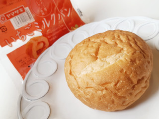「ヤマザキ いちごミルクパン 袋1個」のクチコミ画像 by MAA しばらく不在さん
