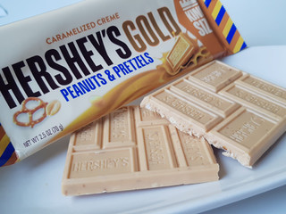 「HERSHEY’S GOLD ピーナッツ＆プレッツェル」のクチコミ画像 by MAA しばらく不在さん