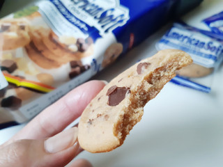 「ミスターイトウ アメリカンソフトクッキー ミルクチョコレート＆マカデミア 袋6枚」のクチコミ画像 by MAA しばらく不在さん
