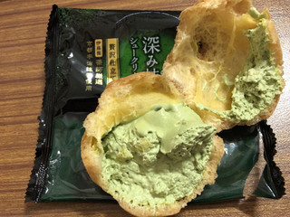 「モンテール 小さな洋菓子店 深み抹茶シュークリーム 袋1個」のクチコミ画像 by なしなしなしなしさん