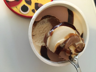 「ゴディバ カップアイス 黒蜜とミルクチョコレート カップ100ml」のクチコミ画像 by さがみ1203さん