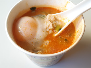 「セブンプレミアム ごぼうをそのまま麺にした豆乳担々風スープ カップ25g」のクチコミ画像 by MAA しばらく不在さん