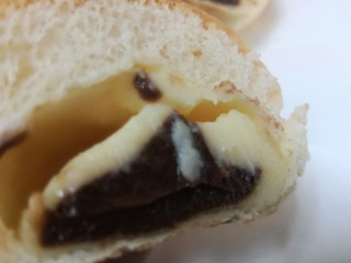 「ヤマザキ 薄皮 チョコクリーム＆バナナクリームパン 袋5個」のクチコミ画像 by レビュアーさん