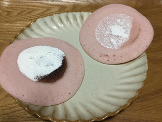 「セブンプレミアム もちっと食感 桜香るパンケーキ」のクチコミ画像 by こまつなさん